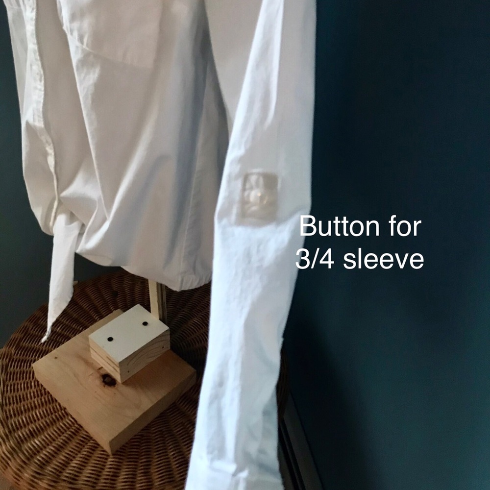 Jones of NY Signature White Blouse with waist tie. - Picture 3 of 8